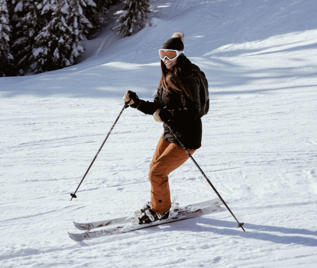 Caley Dimmock skiing